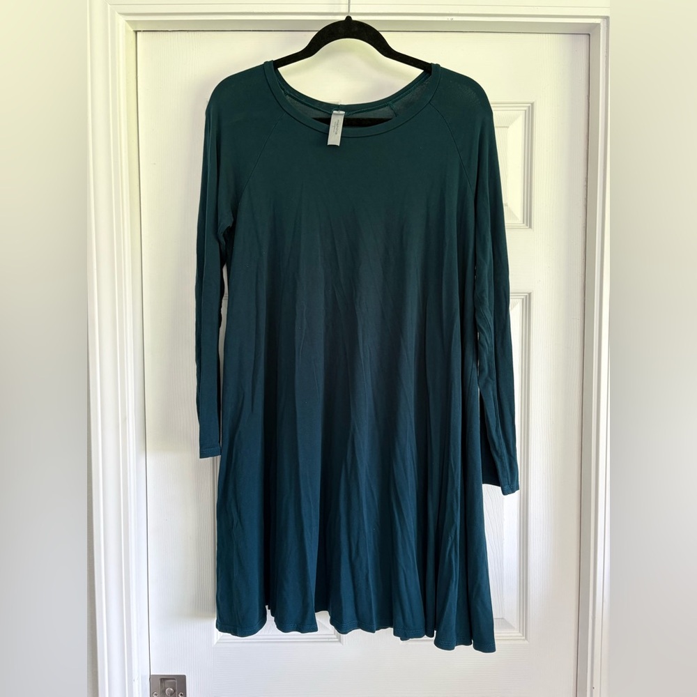 Mahina forest green long sleeved dress. Size Large.